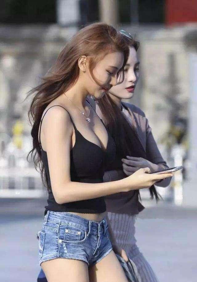老婆不穿内衣_不准美女穿内衣图片