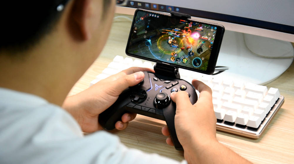 手游利器,飞智Apex八爪鱼游戏手柄测评