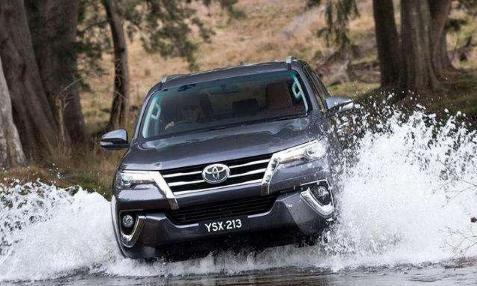 丰田小霸道奔跑者, 2.7L配四驱, 完胜汉兰达和CR-V