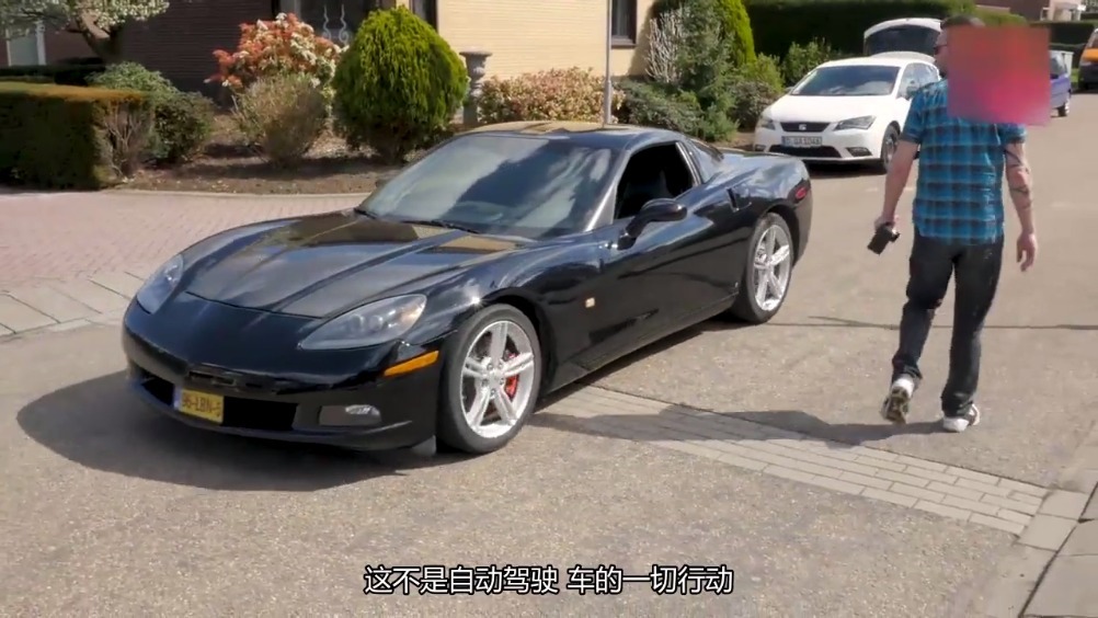 男子花三万块，把跑车改装成了遥控车，增值100万！遥控汽车  ​