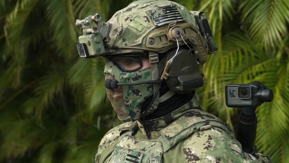 【美军海军工作(战斗)服即将全面「绿化」, 深蓝色迷彩被淘汰】武器