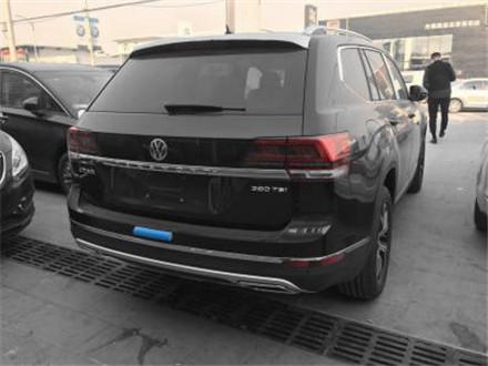 湖北一位美女30万买大众途昂，第二天机油漏一地，4S店这么回