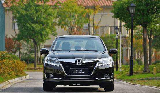 虽是一款日系车, 但经济实惠才10万, 看完后悔买英朗