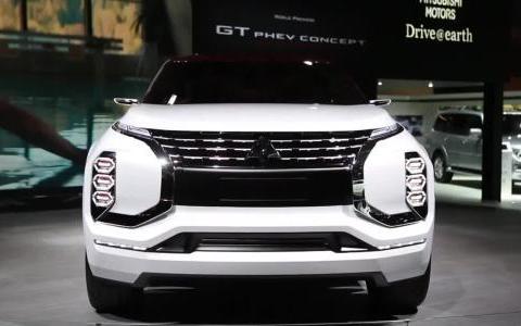 三菱不给汉兰达活路, 新车比途观L漂亮10倍, 8万配四驱, 买啥H6