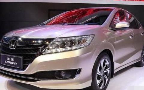 这车4年卖出50万辆，比思域漂亮，1.8L发动机仅11万，卡罗拉慌了