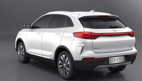 国产又杀出一匹黑马,华为纯电动SUV下线,续航