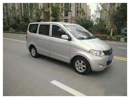 五菱宏光接到超速罚单，时速近两百公里，车主一脸无柰