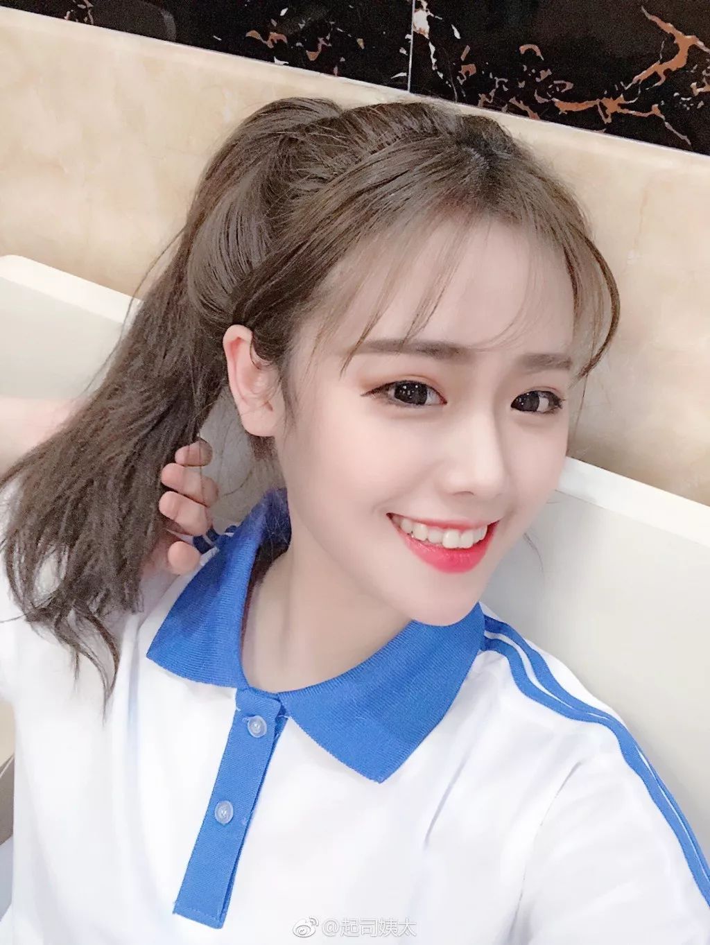 抖音女神:十六、莉哥,还有这位地下车库女孩,你