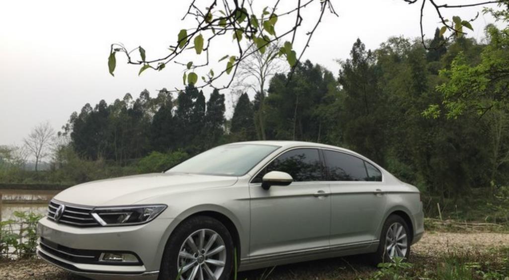 动感健硕的大众迈腾, 舒适度高, 空间大, 就是起步有一点肉