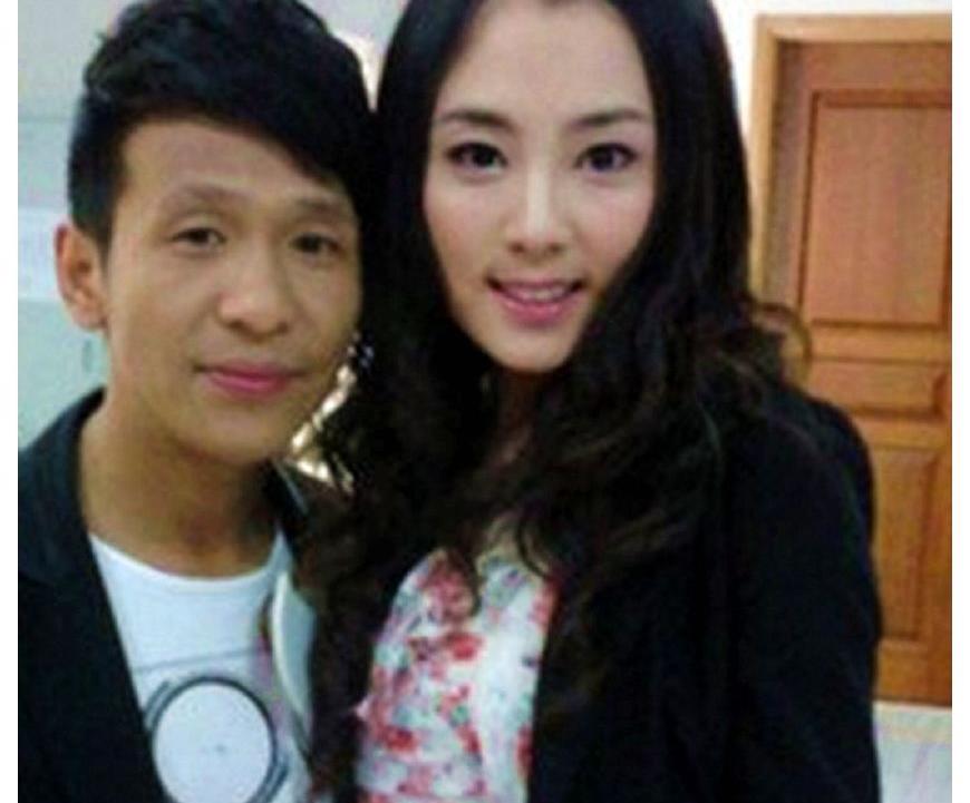 宋小宝现任妻子照片曝光，两个孩子的颜值随了妈妈