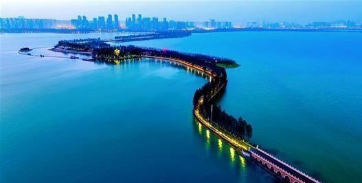 天上九 头鸟,地下湖北佬,这句话是什么意思?