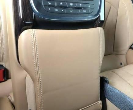 表哥刚买了荣威RX5，看我开这车回来，后悔得肠子都青了!