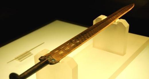 干将莫邪剑之谜: 三百男女铸成, 最后现身苏州