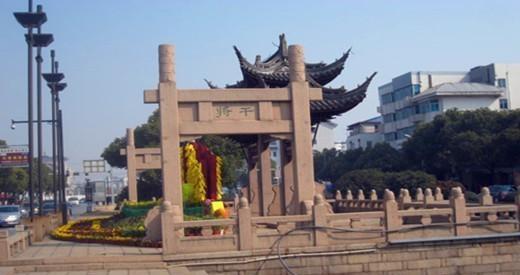 干将莫邪剑之谜: 三百男女铸成, 最后现身苏州