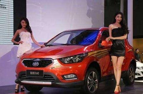 外观设计上新款D60采用了全新的中央进气格栅造型