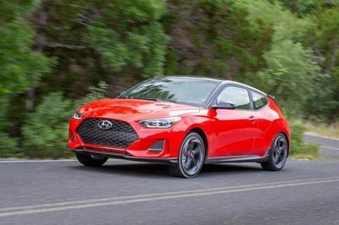 2019年现代VELOSTER，增加了设计的复杂性，但保持了速度与激情