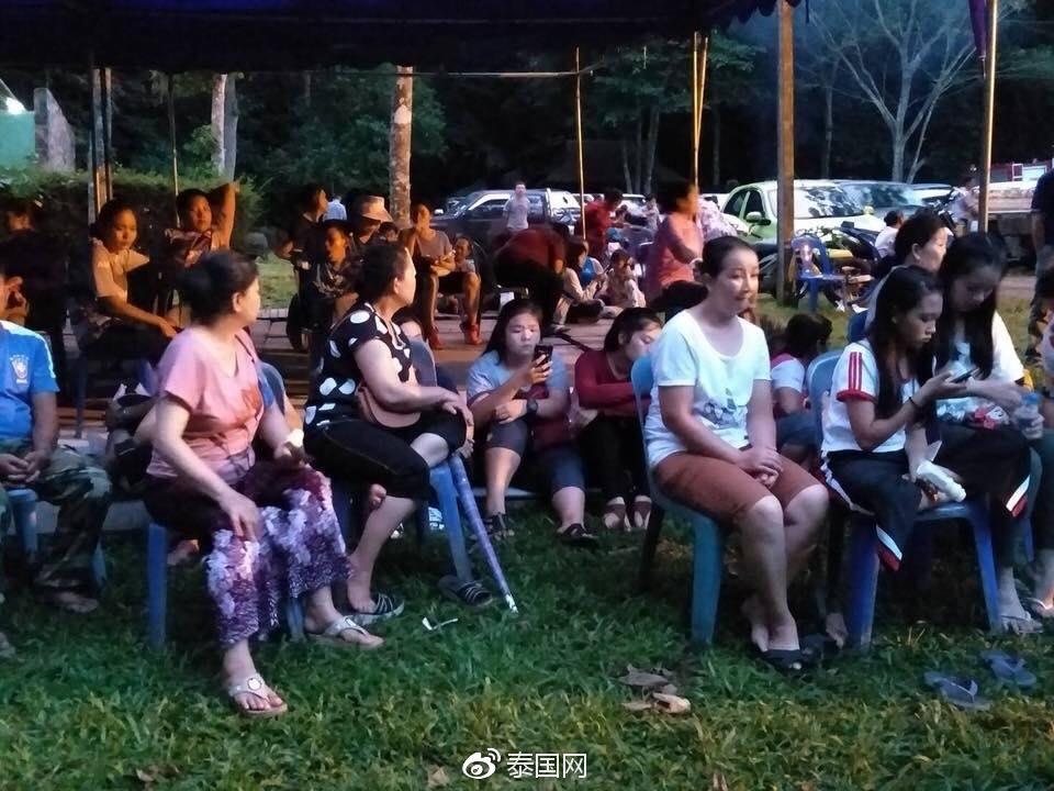 1名教练,12个孩子,在泰国的岩洞中神秘失踪!