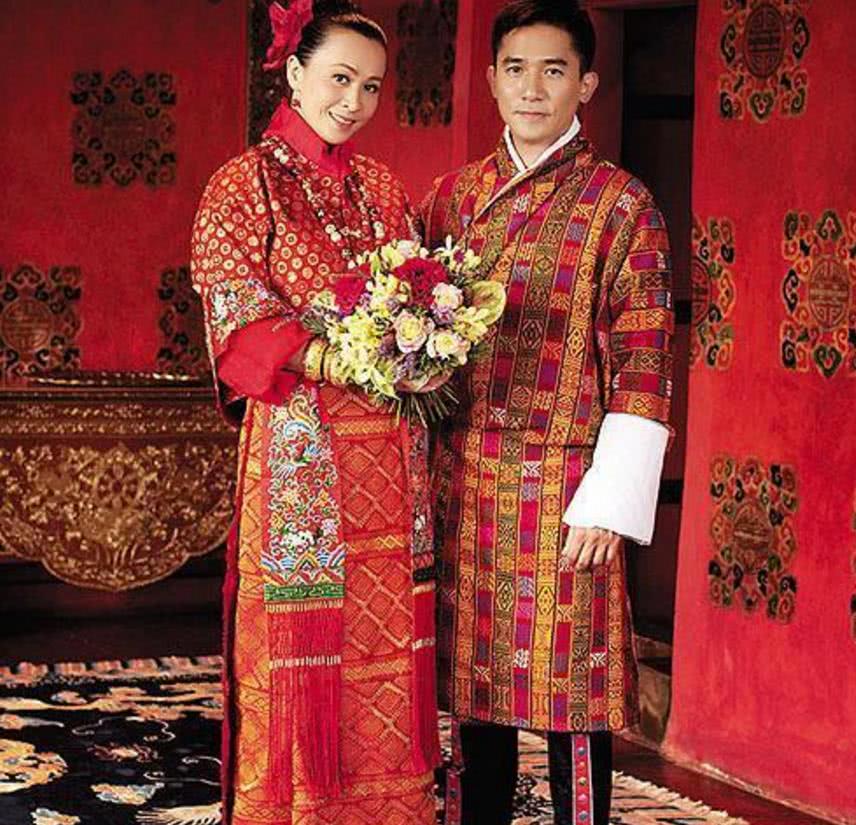 刘嘉玲梁朝伟十年前结婚照,如今颜值无变化成最大亮点