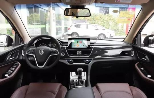 宝骏560加长版7座，内饰可谓自主最奢华！