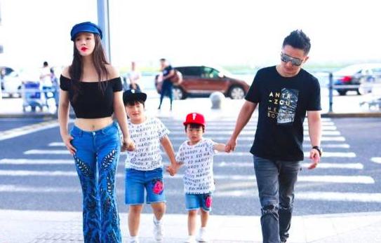 冉莹颖穿一字肩露性感蜂腰,肚脐上镶钻太吓人