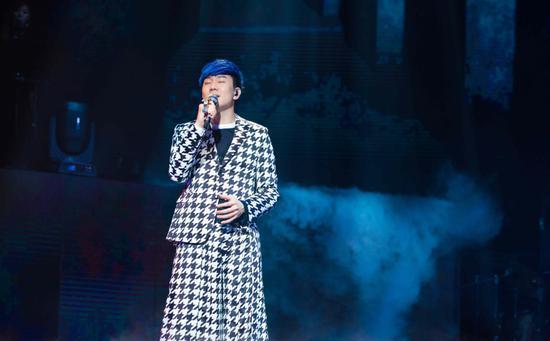 众星齐聚现场 林俊杰北京演唱会与观众共度520