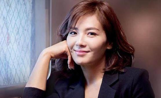 她15岁当兵, 29岁嫁入豪门, 刘涛不靠丈夫靠自己座驾百万