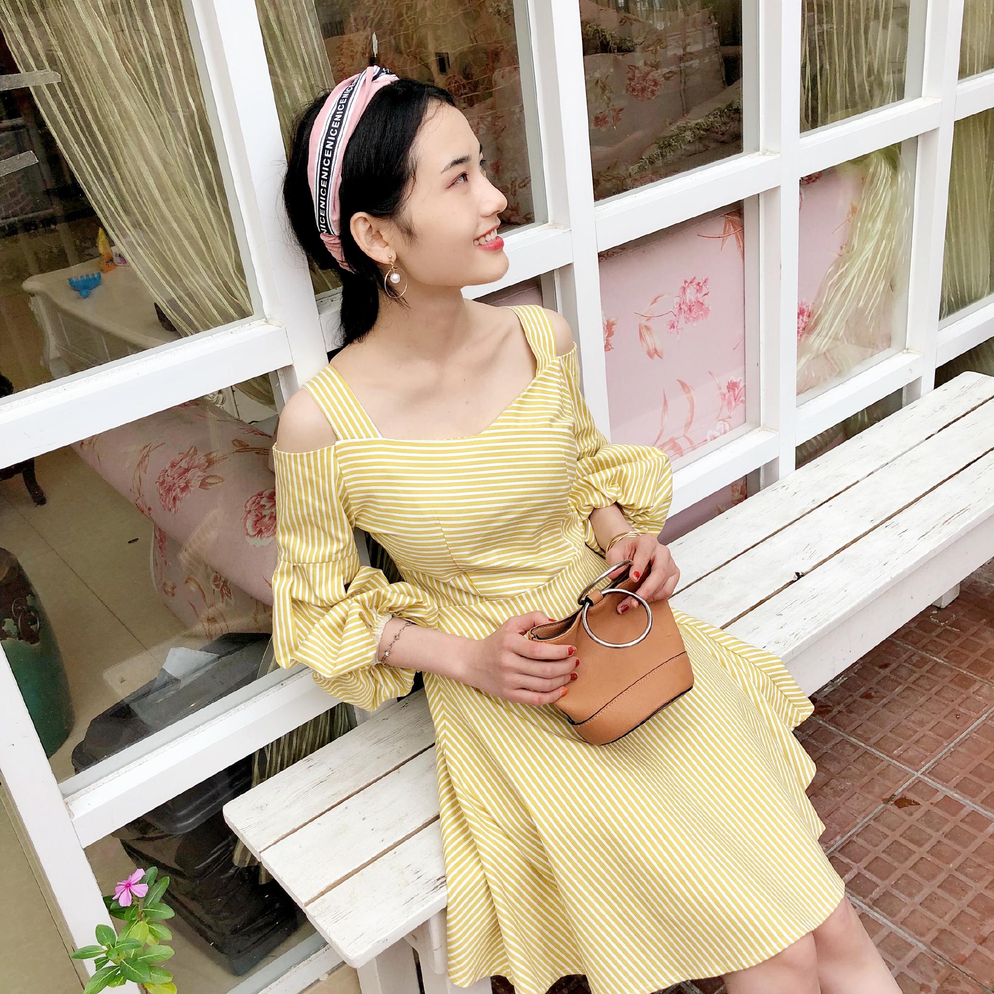 广州美术学院,20岁,身高166cm,体重42kg,模特