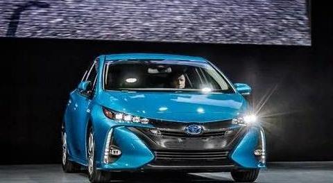 第三代停产，第四代才月销几台，被迫海外上市，20万混动轿跑！