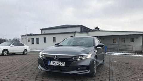 第十代雅阁姗姗来迟，发动机胜过凯美瑞和天籁，能让本田翻身吗？