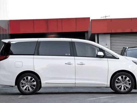 不到22万配双侧电动门，座椅舒适不输埃尔法，别克GL8最大的对手