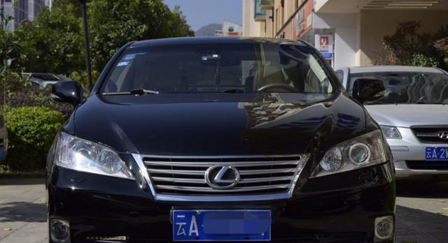 即使是个换壳的豪华版凯美瑞，但雷克萨斯依然是雷克萨斯