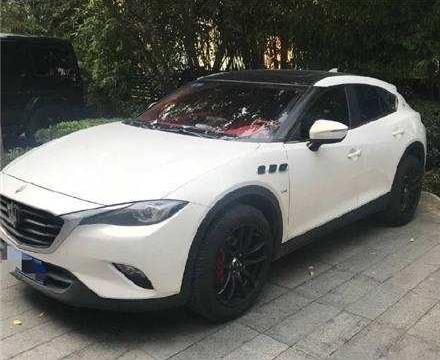 小区偶遇一辆150万豪车, 车标玛莎拉蒂, 但看到车尾时我才明白!