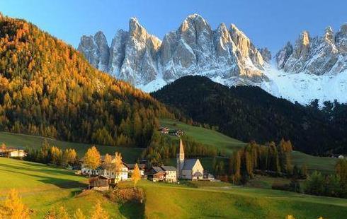 有个国家, 两次世界大战保持中立, 一直没有军队