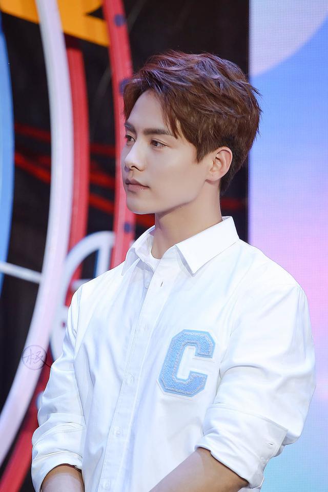 如果说马天宇在照片里是盛世美颜,那他真人是