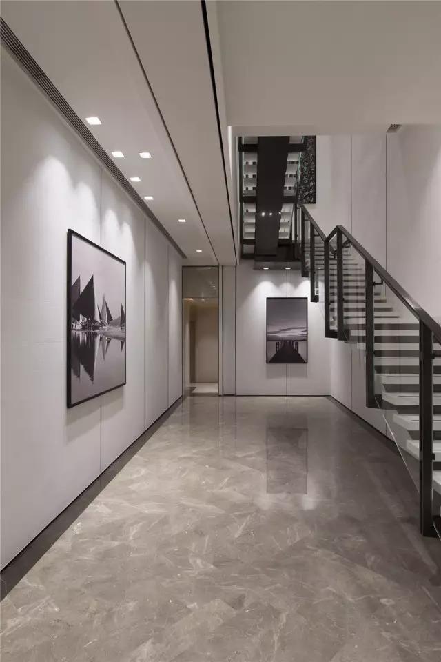 成都IFS里的国金豪庭,是一个可以拉近你与这