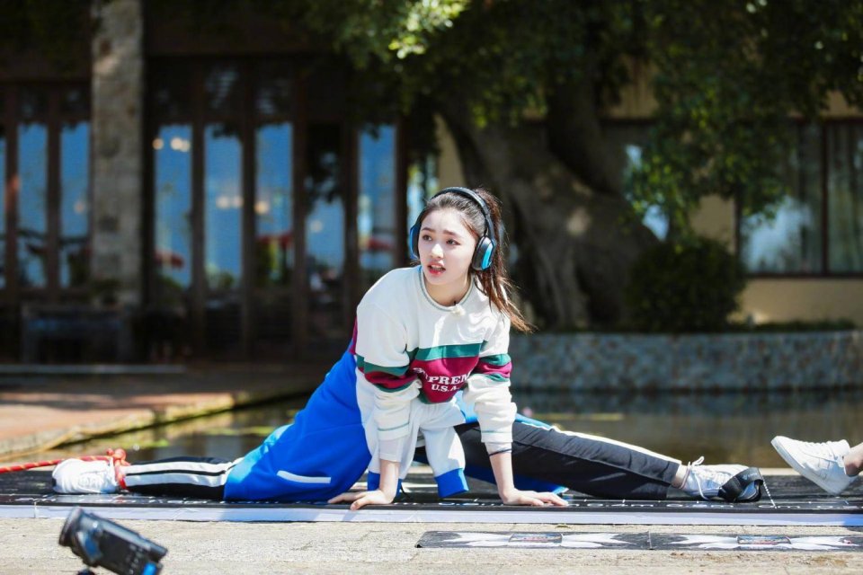 林允凌晨发文向胡一天道歉,而最应该道歉的余