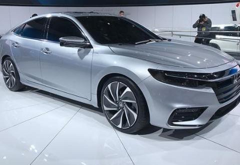 本田终于要放大招，势与凯美瑞一战到底，一听价格，迈腾慌张了！