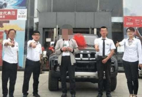 终于提到BJ40 PLUS，满脸硬汉气息，车主：给我普拉多都不换！