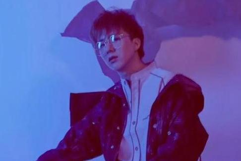 抖音知名网红,却拒绝参加何炅的节目,说出的理