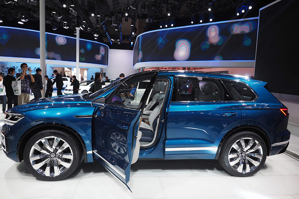 7座SUV性能完虐奥迪Q7,油耗2.7L,网友:上市必