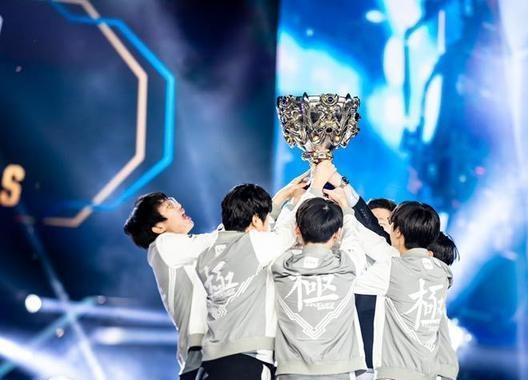 IG的夺冠虽然让电竞小说的主角有了脸,但依然