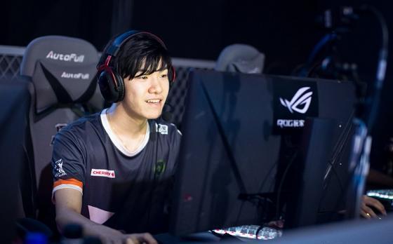 绝地求生:兽狮双排上线,17兽被小狮子打自闭?粉丝:真成混子了