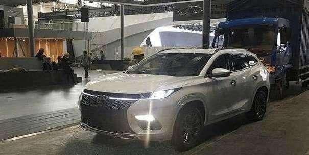 奇瑞再现全新高端SUV, 1.6T无人敢喷，领克01比它小一圈