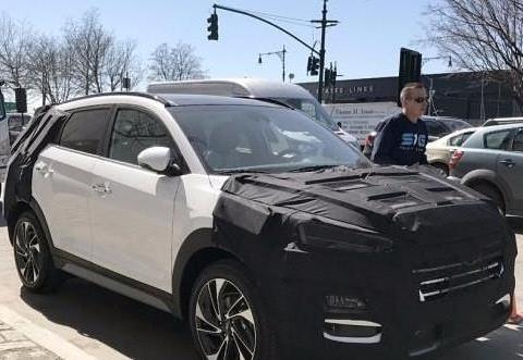 现代新款途胜实车曝光 中期改款/纽约车展亮相