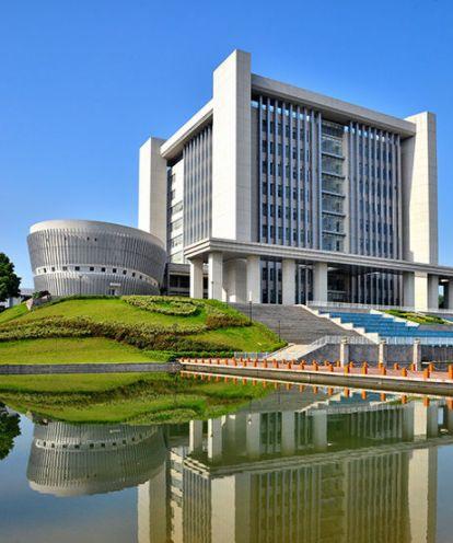 国防大学和国防科技大学不是一个学校，一个在北京，一个在长沙