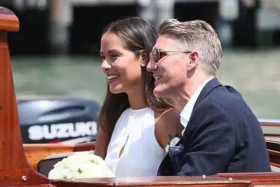 看世界杯同时回首足坛和网坛那些美丽的爱情故