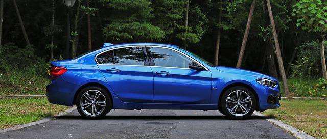 这豪华轿车月销2千8, 如今跌破14万, 是清仓还是要竞争迈腾?