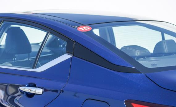 新车双层玻璃+全新标识，比雅阁还运动