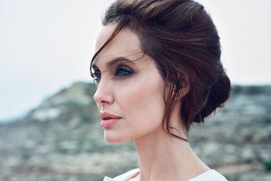 薄唇没有血色,快来看看如何获得安吉丽娜朱莉