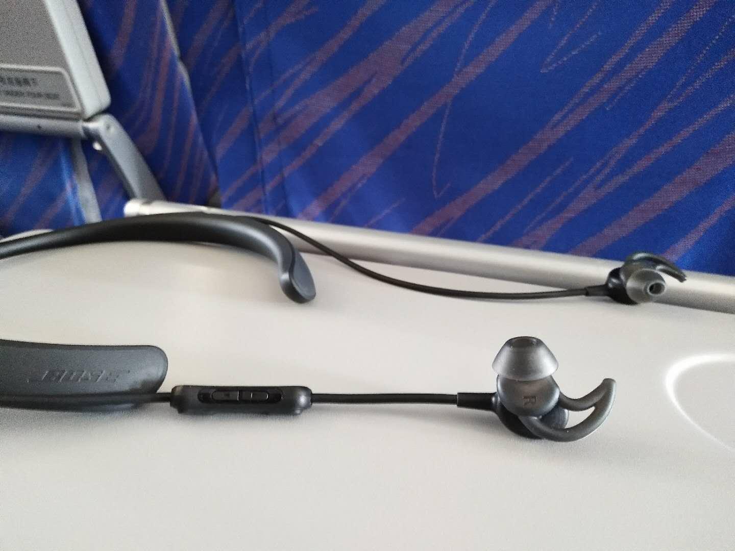 飞行途中BOSE QC30能让我好好的睡一觉